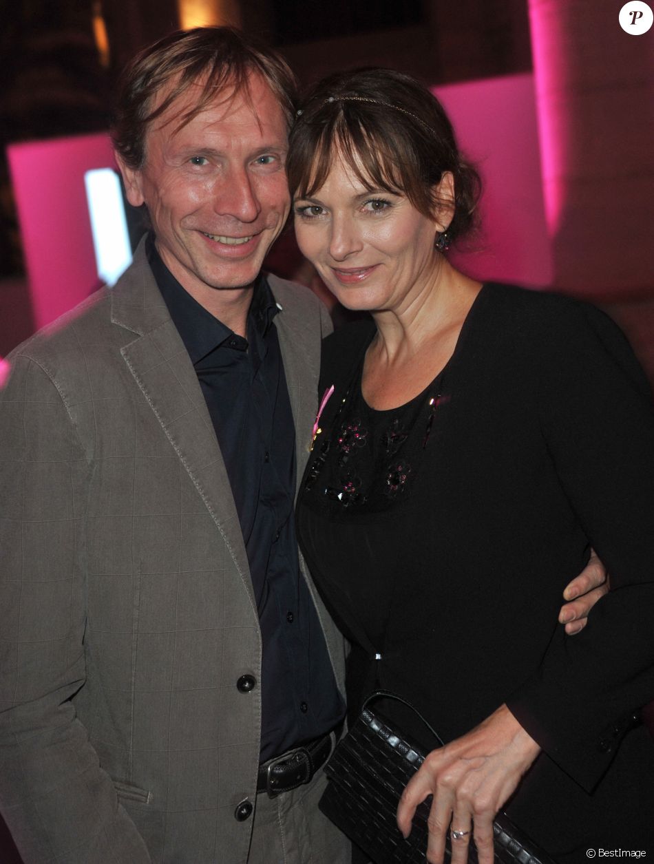Exclusif - Cecilia Hornus (Plus belle la vie) et son compagnon Thierry Ragueneau - Soiree "Octobre Rose" organisée par Estee Lauder pour l'association "Le Cancer du Sein, Parlons-en !" a la Conciergerie a Paris, le 30 septembre 2013.