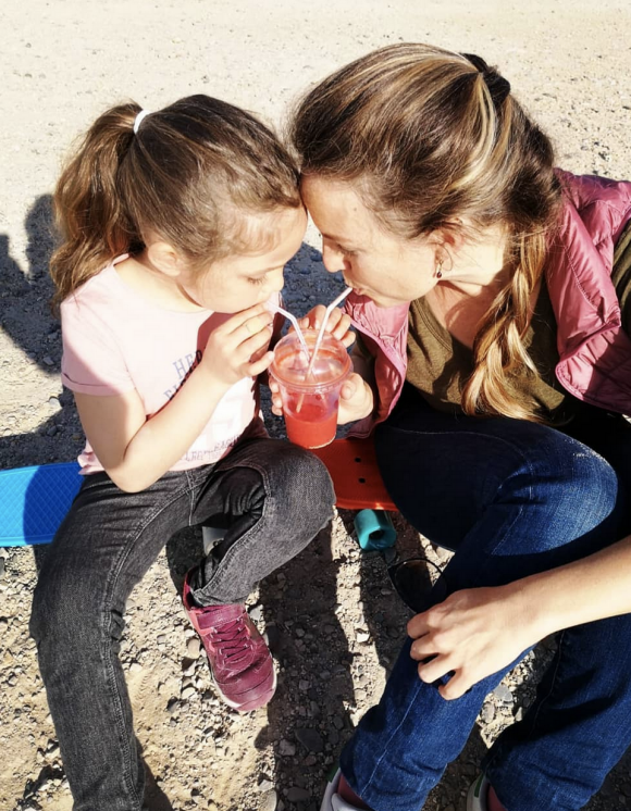 Aurélie Vaneck avec sa fille Charlie, photo Instagram