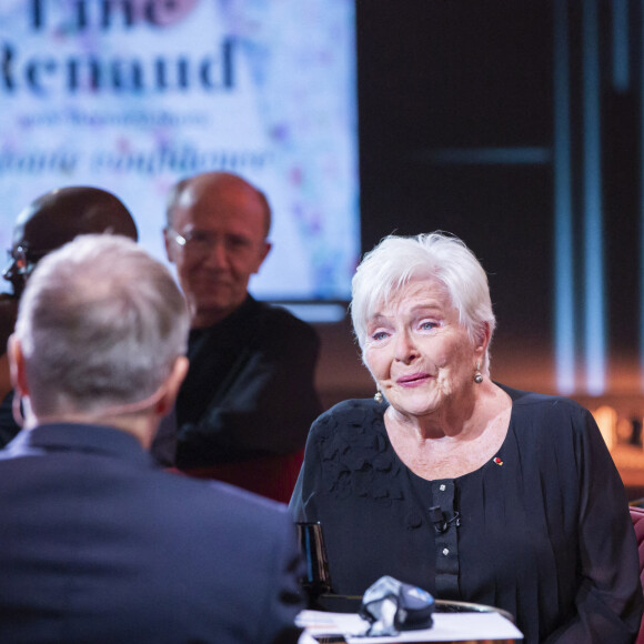 Line Renaud - Enregistrement de l'émission "On est presque en direct" (OEED), présentée par L.Ruquier, et diffusée sur France 2 le 21 novembre 2020 © Jack Tribeca / Bestimage 