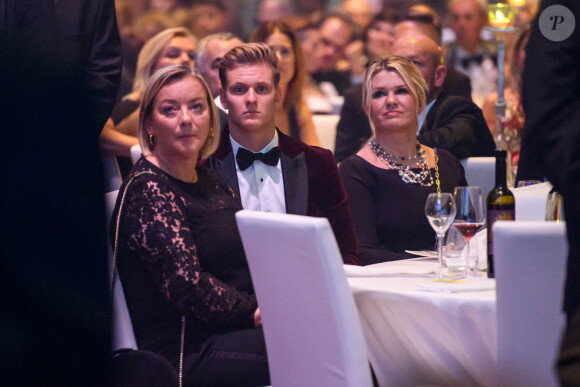 Sabine Kehm, Mick Schumacher et sa mère Corinna Schumacher - Soirée de gala du bal allemand de la presse sportive à Francfort en Allemagne le 9 novembre 2019.