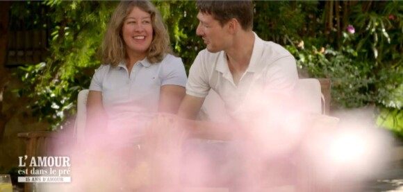 Laura et Benoît toujours en couple lors du tournage de "L'amour est dans le pré : Que sont-ils devenus ?", une émission diffusée le 23 août 2021, sur M6