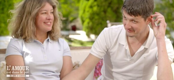 Laura et Benoît toujours en couple lors du tournage de "L'amour est dans le pré : Que sont-ils devenus ?", une émission diffusée le 23 août 2021, sur M6