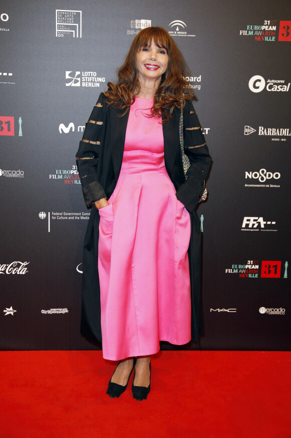 Victoria Abril - Les célébrités posent sur le tapis rouge lors du 31e cérémonie des prix du cinéma européen à Séville en Espagne le 15 décembre 2018.