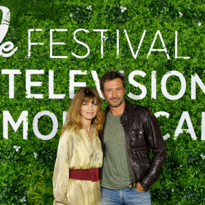 Gwendoline Hamon et Alexandre Varga de la série Cassandre sur le photocall du 60ème Festival de Télévision de Monte-Carlo au Grimaldi Forum à Monaco le 19 juin 2021. © Bruno Bébert/Bestimage