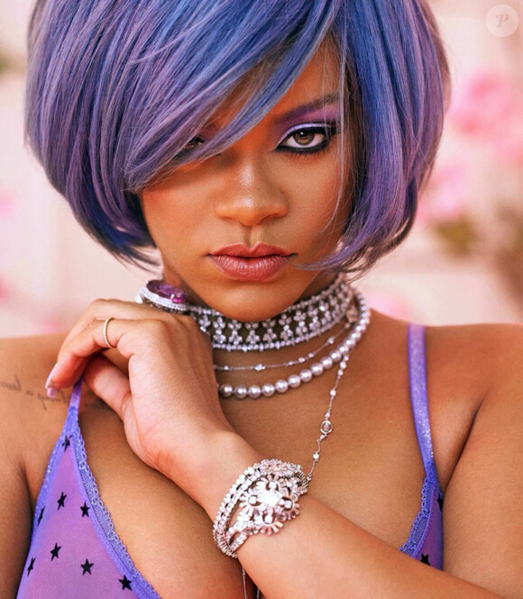 Une nouvelle série de photos de Rihanna qui pose pour la collection de sa marque SavageXFenty