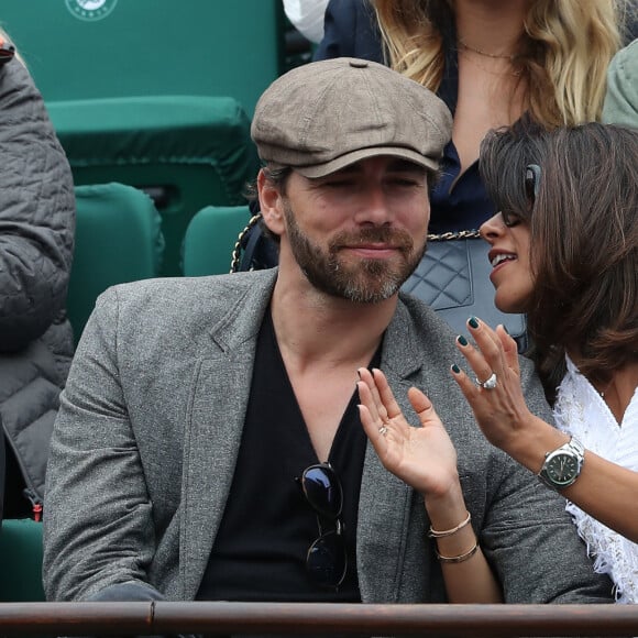 Reem Kherici et son ami dans les tribunes lors des internationaux de France de Roland-Garros à Paris, le 3 juin 2017. © Dominique Jacovides-Cyril Moreau/Bestimage