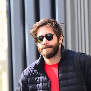 Exclusif - Jake Gyllenhaal dans la rue à New York le 21 mars 2017.