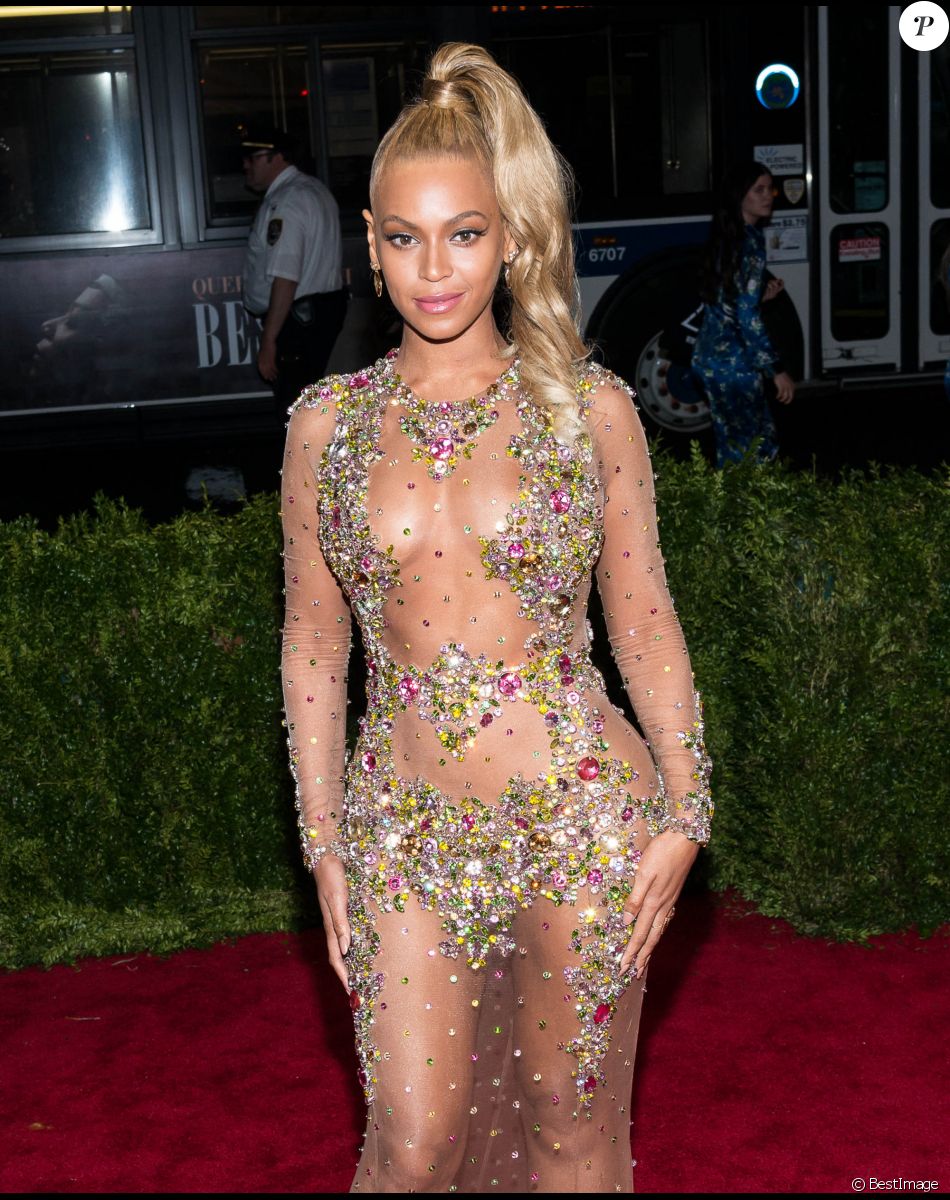 Beyoncé Knowles - Soirée Costume Institute Gala 2015 (Met Ball) au Metropolitan Museum célébrant l'ouverture de Chine: à travers le miroir à New York, le 4 mai 2015.