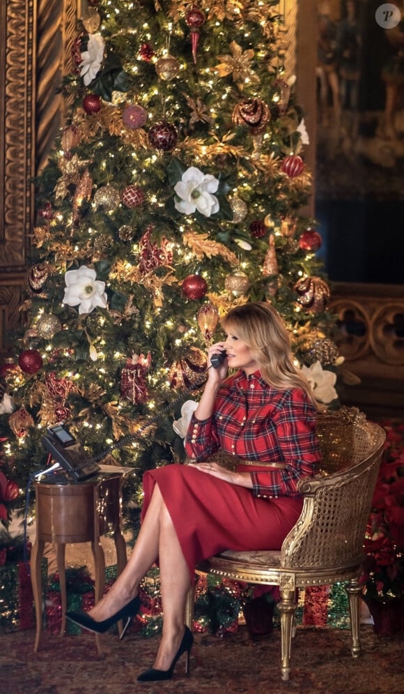 Melania Trump sous le sapin de Noël. Le 24 décembre 2021.