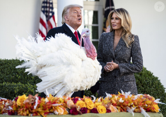 Le président Donald Trump et sa femme Melania - Cérémonie de pardon avec la dinde graciée Corn à la Maison Blanche le 24 novembre 2020.