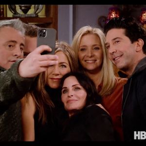 Jennifer Aniston, Courteney Cox, Lisa Kudrow, Matt LeBlanc, Matthew Perry et David Schwimmer dans l'émission spéciale "Friends The Reunion".