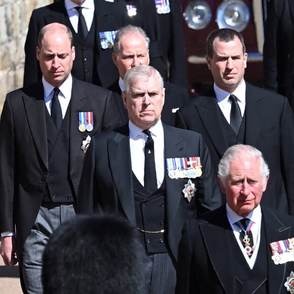 Le prince Charles, prince de Galles, le prince Andrew, duc d'York, le prince William, duc de Cambridge, Peter Phillips, David Armstrong-Jones, comte de Snowdon, Sir Timothy Laurence - Arrivées aux funérailles du prince Philip, duc d'Edimbourg à la chapelle Saint-Georges du château de Windsor.