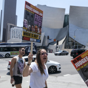 Des supporters de Britney Spears devant le tribunal Stanley Mosk à Los Angeles, le 14 juillet 2021