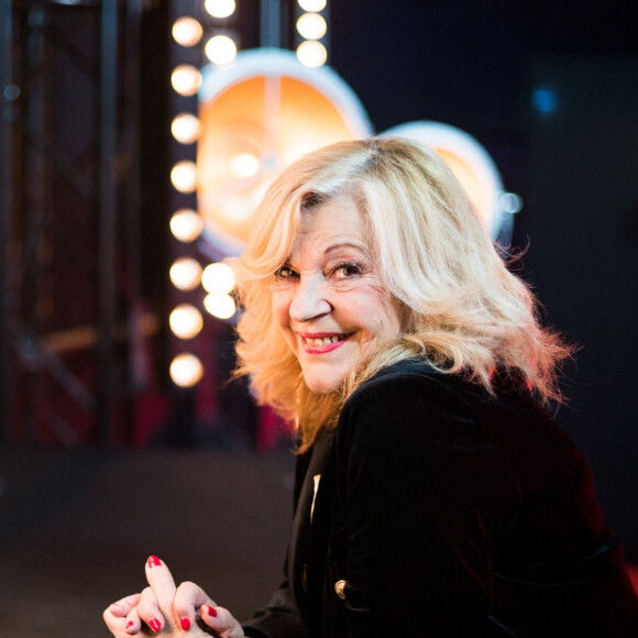 La chanteuse Nicoletta - Backstage de l'enregistrement de l'émission "300 Choeurs chantent Les plus beaux duos" à Paris, qui sera diffusée le 8 janvier 2021 sur France 3. © Tiziano Da Silva / Bestimage 