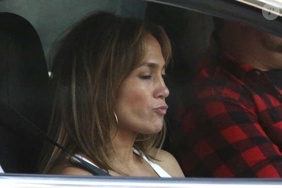 Jennifer Lopez est allée chez son compagnon B. Affleck pour un cours d'arts martiaux dans le quartier de Brentwood à Los Angeles, le 12 août 2021 