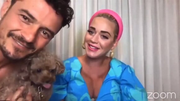 La chanteuse américaine de 35 ans, Katy Perry, enceinte, fait la promotion de son nouvel album "Smile" sur Zoom, avant d'être interrompue par son fiancé Orlando Bloom, torse nu. Los Angeles. Le 5 août 2020.