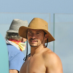 Exclusif - Orlando Bloom torse nu lors du week-end de Memorial Day le 24 mai à Santa Barbara.