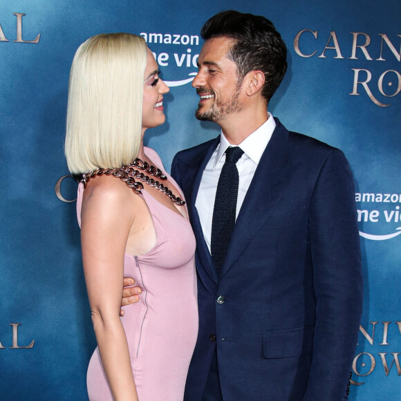 Katy Perry et son fiancé Orlando Bloom à la première de la série télévisée Amazon Prime Video "Carnival Row" au TCL Chinese Theatre dans le quartier de Hollywood, à Los Angeles, Californie, Etats-Unis, le 21 août 2019.