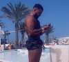 Slimane a régalé ses abonnés Instagram en postant une photo de lui torse nu.