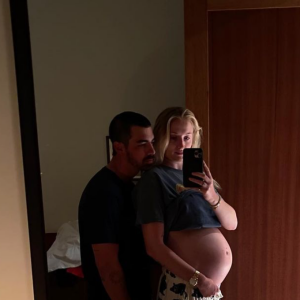 Joe Jonas et son épouse Sophie Turner. Décembre 2020.