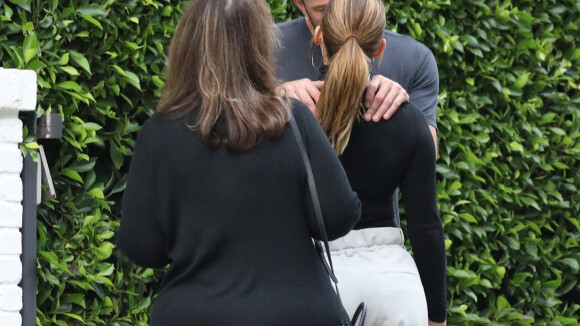 Jennifer Lopez et Ben Affleck : Bisous sensuels, elle lui pince les fesses !