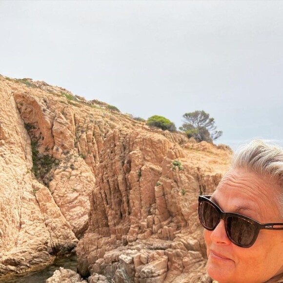 Valérie Damidot file le parfait amour avec son compagnon de longue date Régis Viogeat.