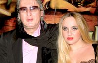 Alain Bashung : sa veuve Chloé Mons revient sur leur coup de foudre "électrique"
