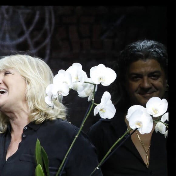 Charlotte de Turckheim et Laurent Gerra sur la scène de l'Olympia à Paris, le 31 décembre 2017. © Alain Guizard/Bestimage