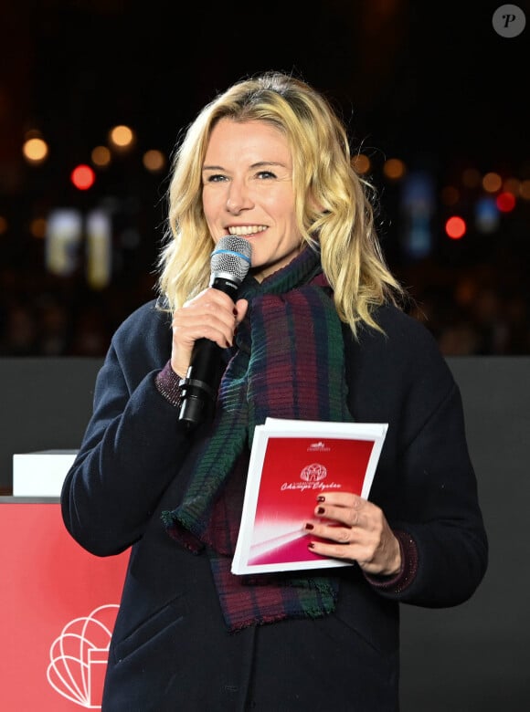 Louise Ekland - Inauguration des illuminations de l'Avenue des Champs-Elysées à Paris, le 24 novembre 2019. © Coadic Guirec/Bestimage