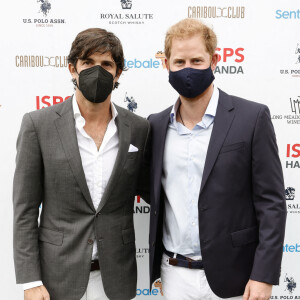 Nacho Figueras et Le prince Harry, duc de Sussex - Le prince Harry, duc de Sussex, remporte un match de polo caritatif en marquant deux des trois buts victorieux à Aspen lors du Sentebale ISPS Handa Polo Cup. A cette occasion, près de 3,5 millions de dollars ont été collectés pour soutenir les enfants vulnérables, touchés par des conditions extrêmes de pauvreté, les inégalités et l'épidémie de VIH/SIDA en Afrique australe. Le joueur de polo argentin Nacho Figueras, ambassadeur de Sentebale et co-fondateur de l'association, était aux côtés du prince Harry dans l'équipe Sentebale qui a affronté celle de Royal Salute et l'U.S Polo Assn.