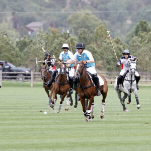 Le prince Harry, duc de Sussex, remporte un match de polo caritatif en marquant deux des trois buts victorieux à Aspen lors du Sentebale ISPS Handa Polo Cup. A cette occasion, près de 3,5 millions de dollars ont été collectés pour soutenir les enfants vulnérables, touchés par des conditions extrêmes de pauvreté, les inégalités et l'épidémie de VIH/SIDA en Afrique australe. Le joueur de polo argentin Nacho Figueras, ambassadeur de Sentebale et co-fondateur de l'association, était aux côtés du prince Harry dans l'équipe Sentebale qui a affronté celle de Royal Salute et l'U.S Polo Assn.