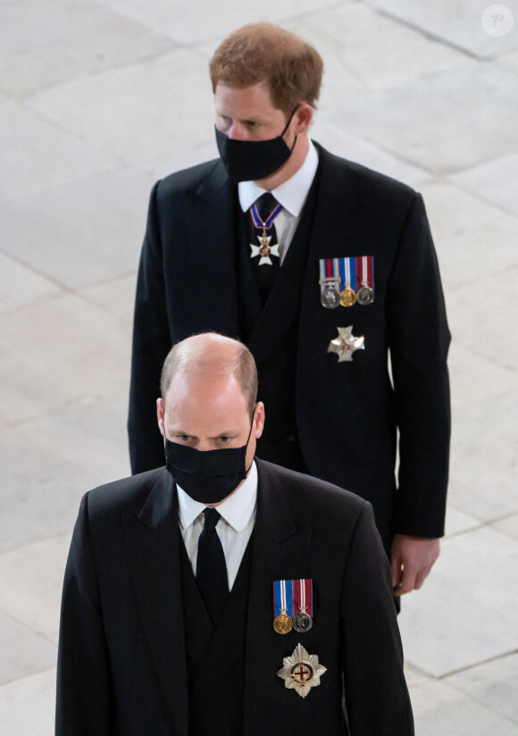 Le prince William, duc de Cambridge et le prince Harry, duc de Sussex, - Funérailles du prince Philip, duc d'Edimbourg à la chapelle Saint-Georges du château de Windsor, Royaume Uni, le 17 avril 2021.