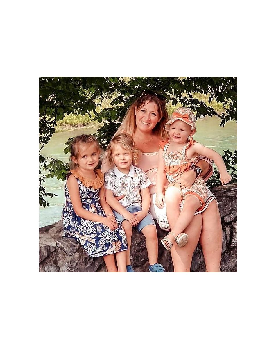 Cindy Van Der Auwera de "Familles Nombreuses, la vie en XXL" avec ses trois plus jeunes enfants