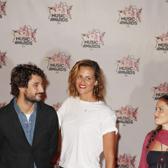 Jérémy Frérot et Flo Delavega (Fréro Delavega) avec leurs compagnes respectives, Laure Manaudou et Natalia Doco - Arrivées à la 17ème cérémonie des NRJ Music Awards 2015 au Palais des Festivals à Cannes, le 7 novembre 2015. © Christophe Aubert via Bestimage