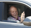 L'ancien roi Juan Carlos I à sa sortie de l'hôpital à Madrid, à la suite de son opération à coeur ouvert pour un triple pontage, un an avant son exil aux Emirats Arabes Unis.