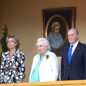 Fernando Gomez-Acebo Borbon, Simoneta Gomez Acebo, Maria del Pilar de Bourbon, son frère le roi Juan Carlos Ier, sa fille l'infante Elena d'Espagne et son fils Felipe Juan Froilan de Marichalar et Borbon - Le roi Juan Carlos d'Espagne assiste à un hommage taurin rendu à sa mère Maria de las Mercedes de Bourbon, aux Arènes d'Aranjuez à Madrid en Espagne le 2 juin 2019.