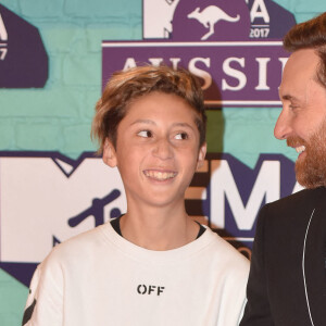 David Guetta et son fils Tim Elvis à la soirée MTV Europe Music Awards au Arena Wembley à Londres, le 12 novembre 2017 © CPA/Bestimage