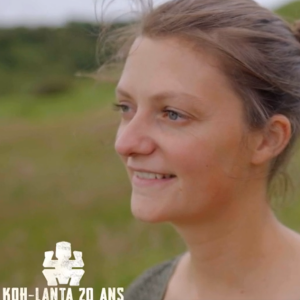 Clémence Castel présente sa compagne Marie dans "Koh-Lanta, l'histoire des héros" sur TF1.
