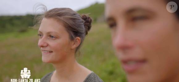 Clémence Castel présente sa compagne Marie dans "Koh-Lanta, l'histoire des héros" sur TF1.