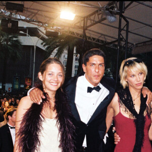 Marion Cotillard, Samy Naceri, Emma Sjoberg, Gérard Pires et Frédéric Diefenthal présentent le film "Taxi" au Festival de Cannes en 1998. 