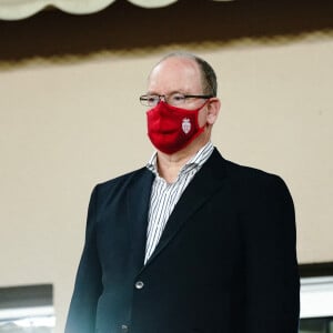 Le prince Albert II de Monaco assiste au match de championnat de Ligue 1 Uber Eats opposant l'AS Monaco au FC Nantes au stade Louis II à Monaco, le 6 août 2021. Le match s'est terminé sur un nul 1-1. © Norbert Scanella/Panoramic/bestimage