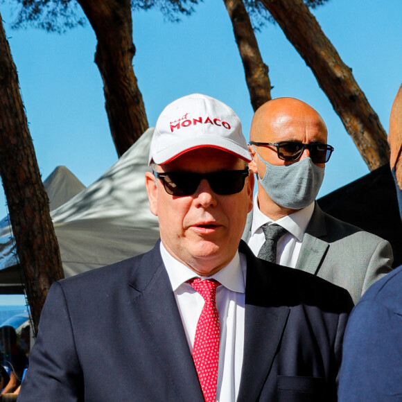 Exclusif - Le prince Albert II de Monaco avant le départ de l'ultra Trail Côte d'Azur Mercantour 2021 depuis la Place du Palais de la principauté de Monaco, le 9 juillet 2021. © Claudia Albuquerque/Bestimage