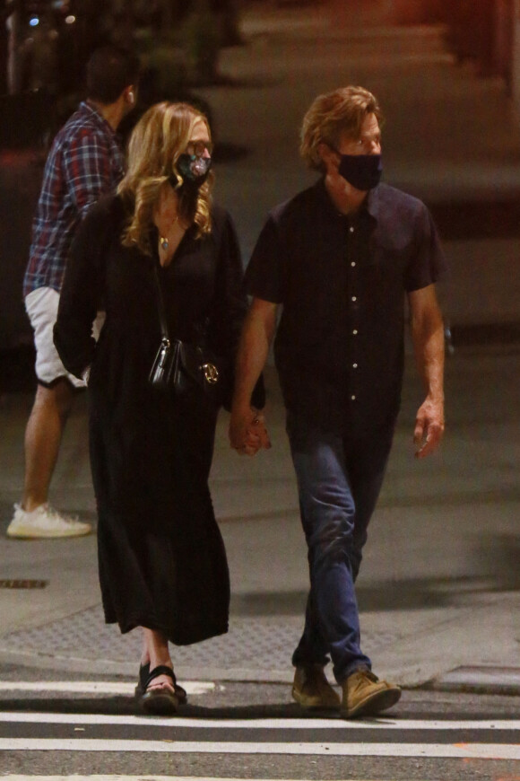 Exclusif - Julia Roberts et son mari Danny Moder sont allés dîner en amoureux à New York, le 6 août 2021.