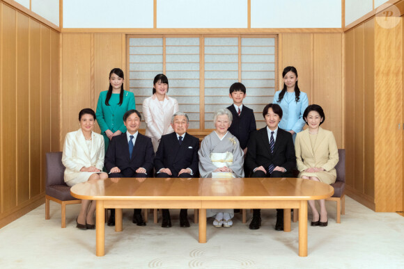 Photo de Nouvel an de la famille impériale du Japon, Le prince Naruhito, l'empereur Akihito, l'impératrice Michiko, le prince Akishino et la princesse Kiko, la princesse Mako, la princesse Aiko, le prince Hisahito et la princesse Kako. 2019