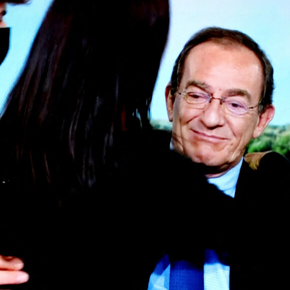 Sa famille, sa femme Nathalie Marquay, leur fils Tom Pernaut - Dernier JT de Jean-Pierre Pernaut sur TF1 aprés 33 ans de présentation. © Dominique Jacovides / Bestimage