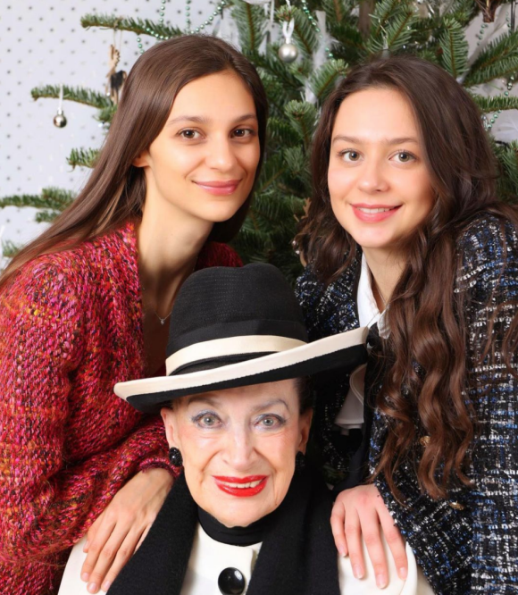 Geneviève de Fontenay avec ses petites filles Adèle et Agathe sur Instagram.