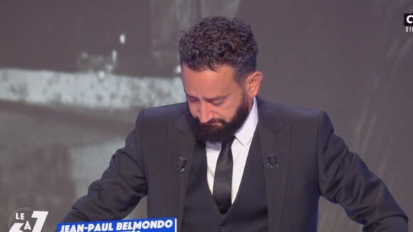 Cyril Hanouna fond en larmes en évoquant Jean-Paul Belmondo