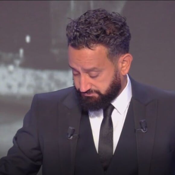 Cyril Hanouna fond en larmes dans "Touche pas à mon poste" en évoquant Jean-Paul Belmondo, mort le 6 septembre 2021