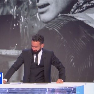 Cyril Hanouna fond en larmes dans "Touche pas à mon poste" en évoquant Jean-Paul Belmondo, mort le 6 septembre 2021