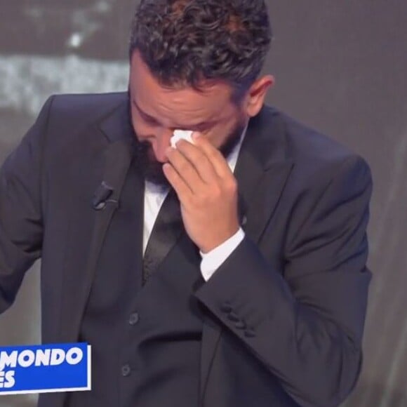 Cyril Hanouna fond en larmes dans "Touche pas à mon poste" en évoquant Jean-Paul Belmondo, mort le 6 septembre 2021